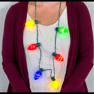 Christmas light up Necklaces. 4 pack 🎄☃️⛄️🌨